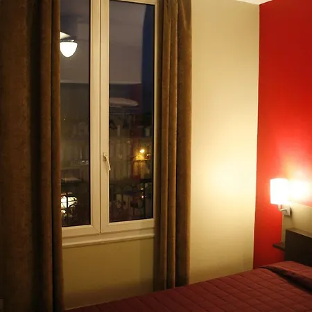 Ibis Centre Gare Saint Jean Euratlantique Hotel 3*